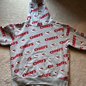 Kansas City Chiefs hoodie sweatshirt with kangaroo pouch size 10-12